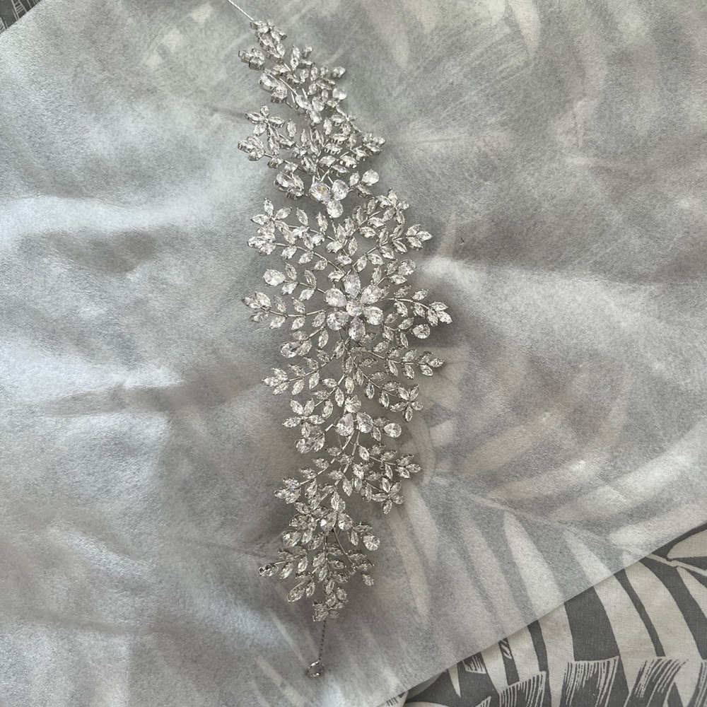 Crystal bridal headpiece